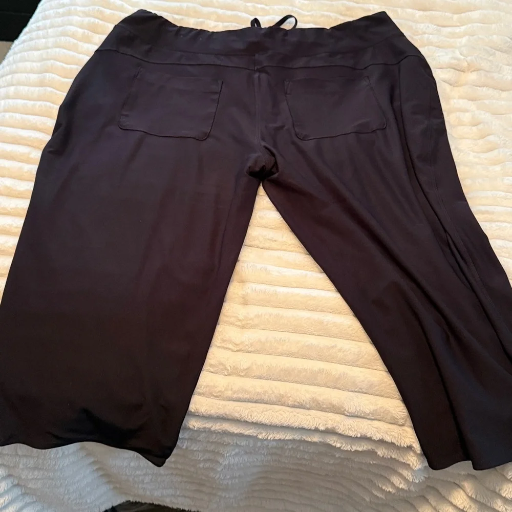 Women’s capri Black exercise Pants 2X with true drawstring! - Picture 3 of 4